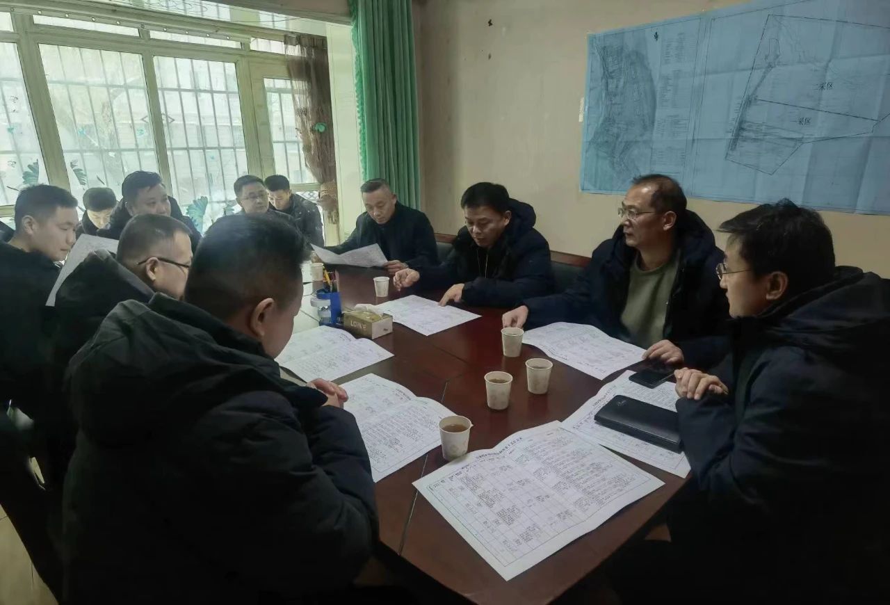 李曉東到新疆調(diào)研督導(dǎo)煤礦建設(shè)推進(jìn)工作，并慰問(wèn)駐疆干部職工1