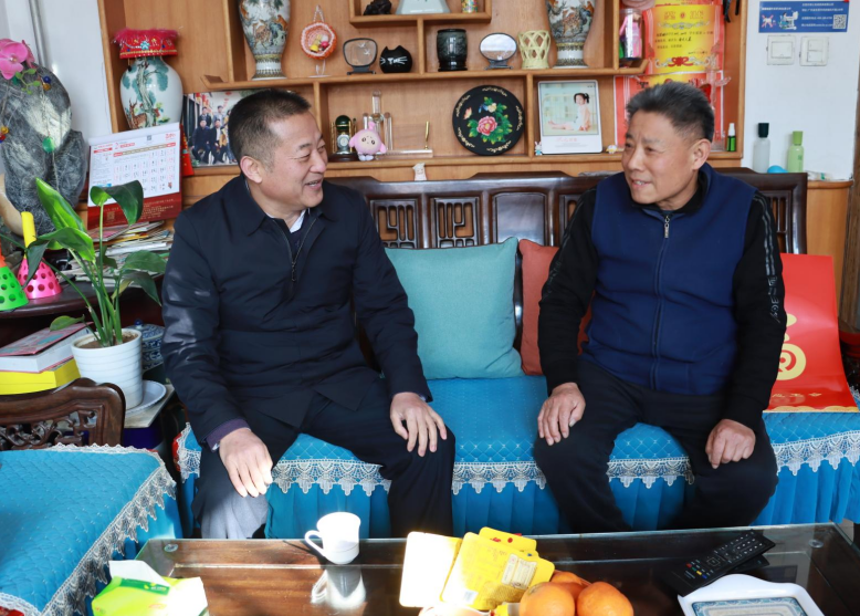 春節(jié)將至，宏河集團(tuán)黨委走訪慰問(wèn)老干部、困難黨員職工1